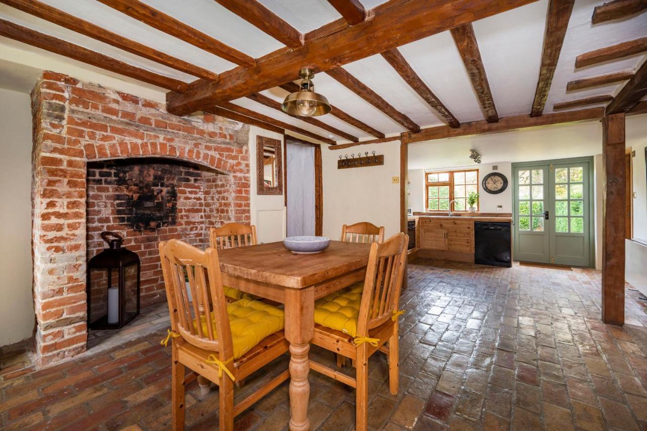 Buttercup Cottage, Hartest Extérieur photo