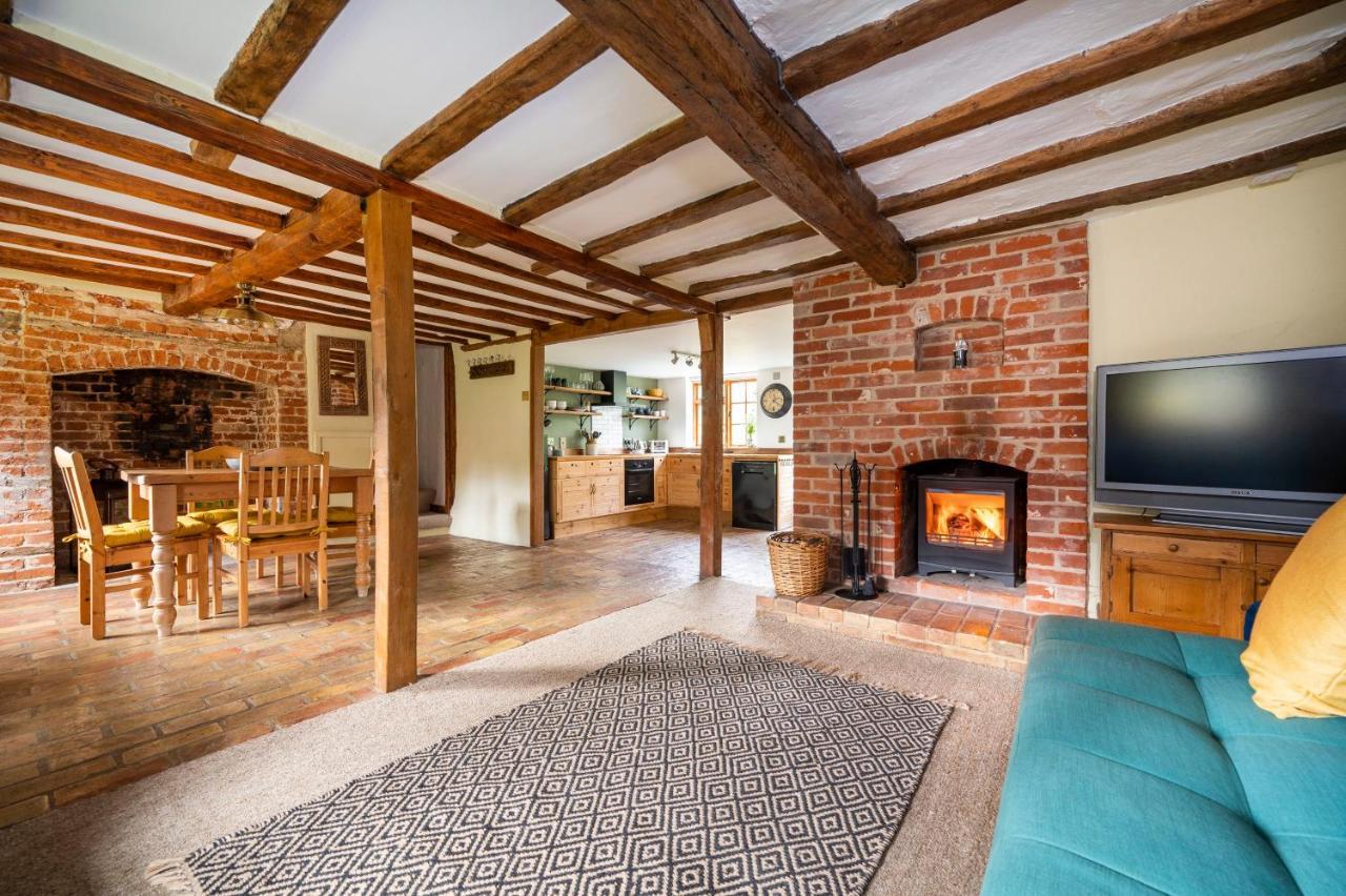 Buttercup Cottage, Hartest Extérieur photo