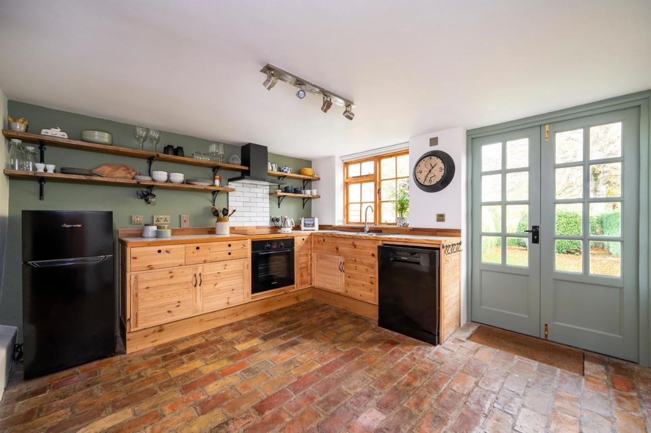 Buttercup Cottage, Hartest Extérieur photo